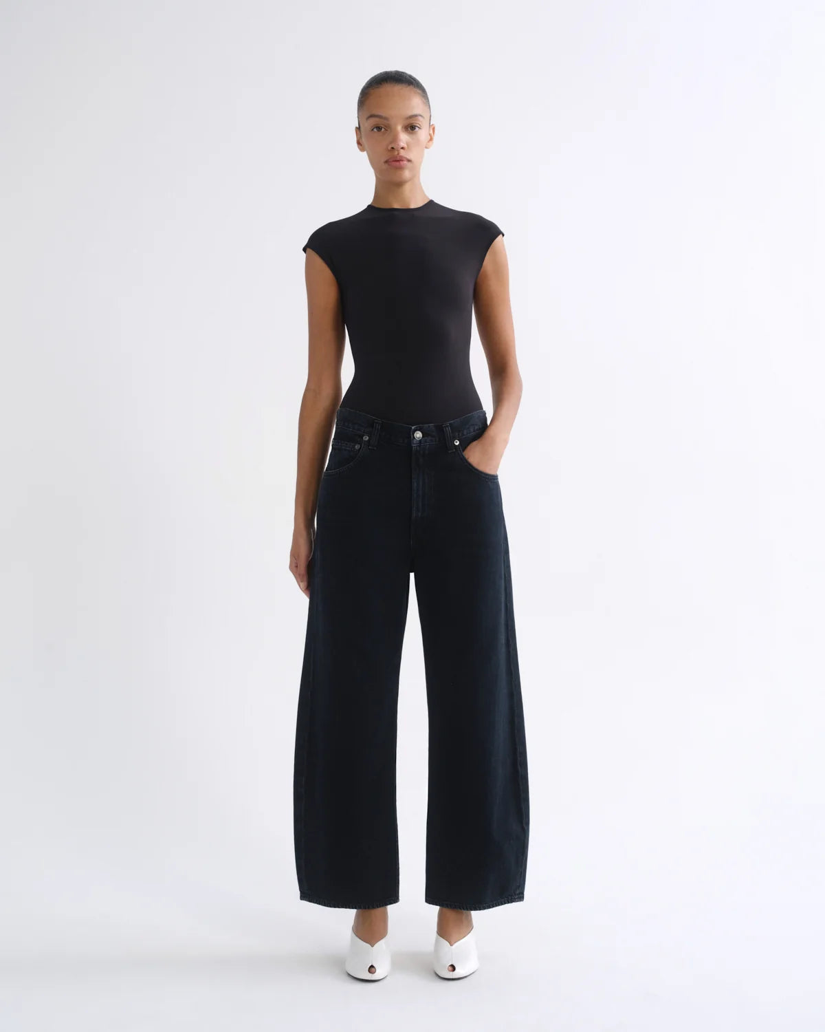 Low Curve Crop Jean, Crushed