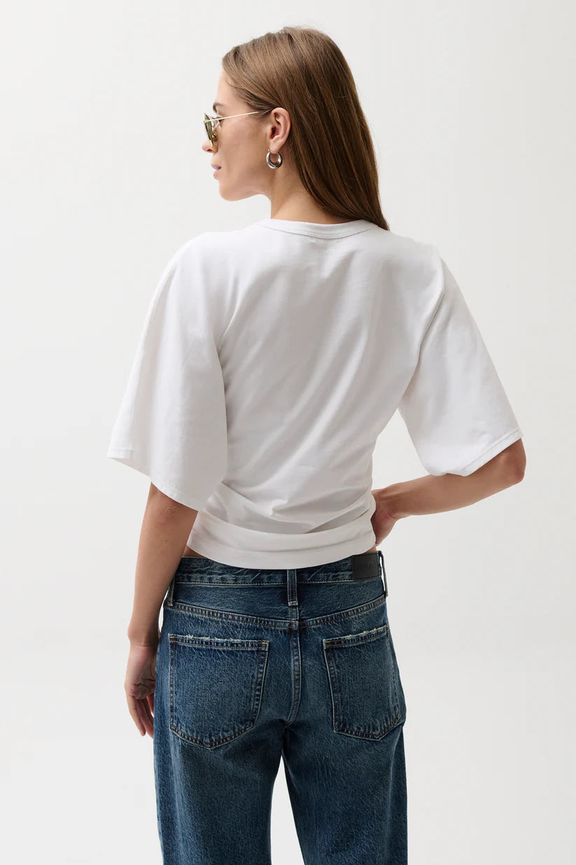 Veronica Tee, Le Blanc