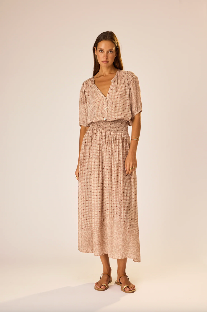 Violet Top, Delphi Sand