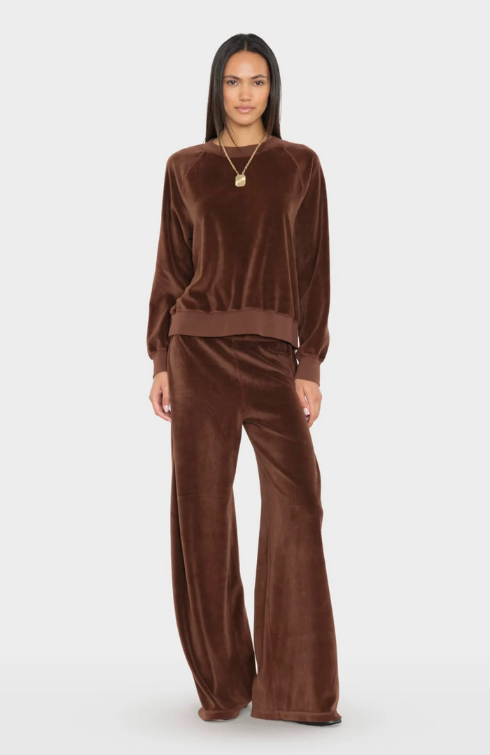 Manon Pant, Mocha Brown