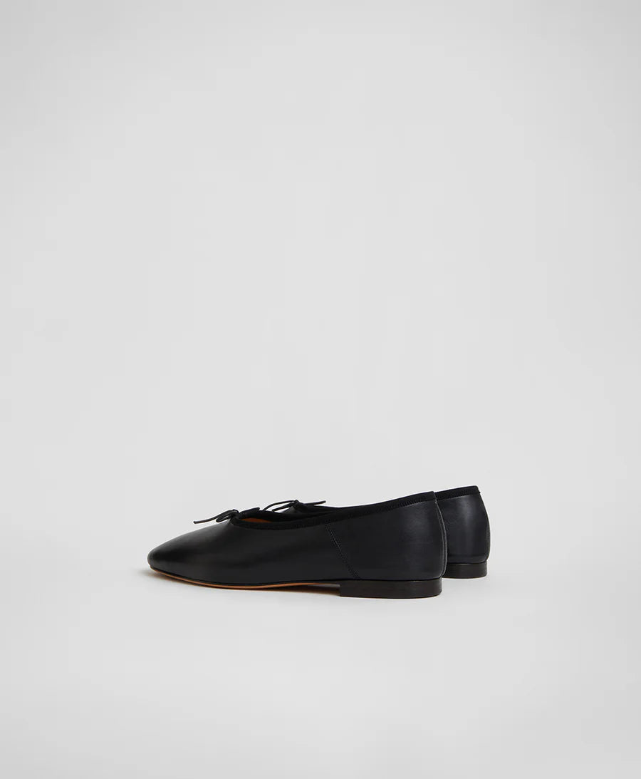 Dream Ballerina, Black