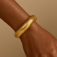 ELLIE VAIL Bracelet Sandra Coil Bangle Bracelet, Gold Soho-Boutique