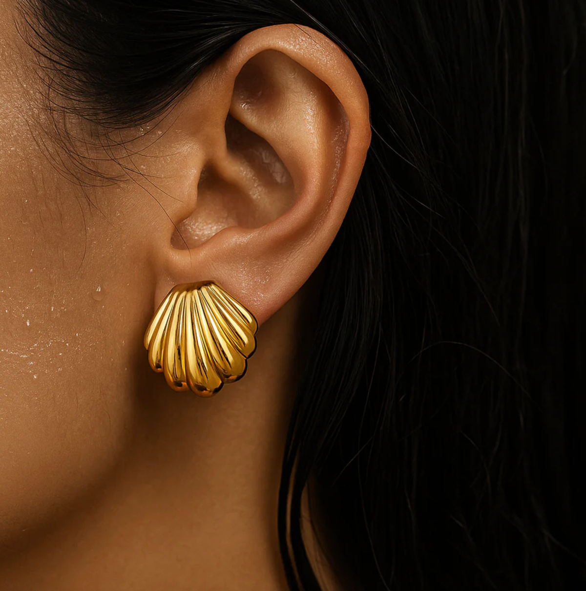 ELLIE VAIL Earrings Izel Shell Earring, Gold Soho-Boutique