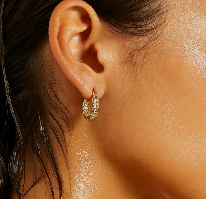 ELLIE VAIL Earrings Lyndsay Huggie Hoop Earring, Gold Soho-Boutique