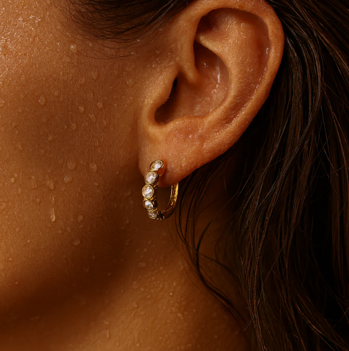 ELLIE VAIL Earrings Varra Bezel Mini Hoop Earring, Gold Soho-Boutique