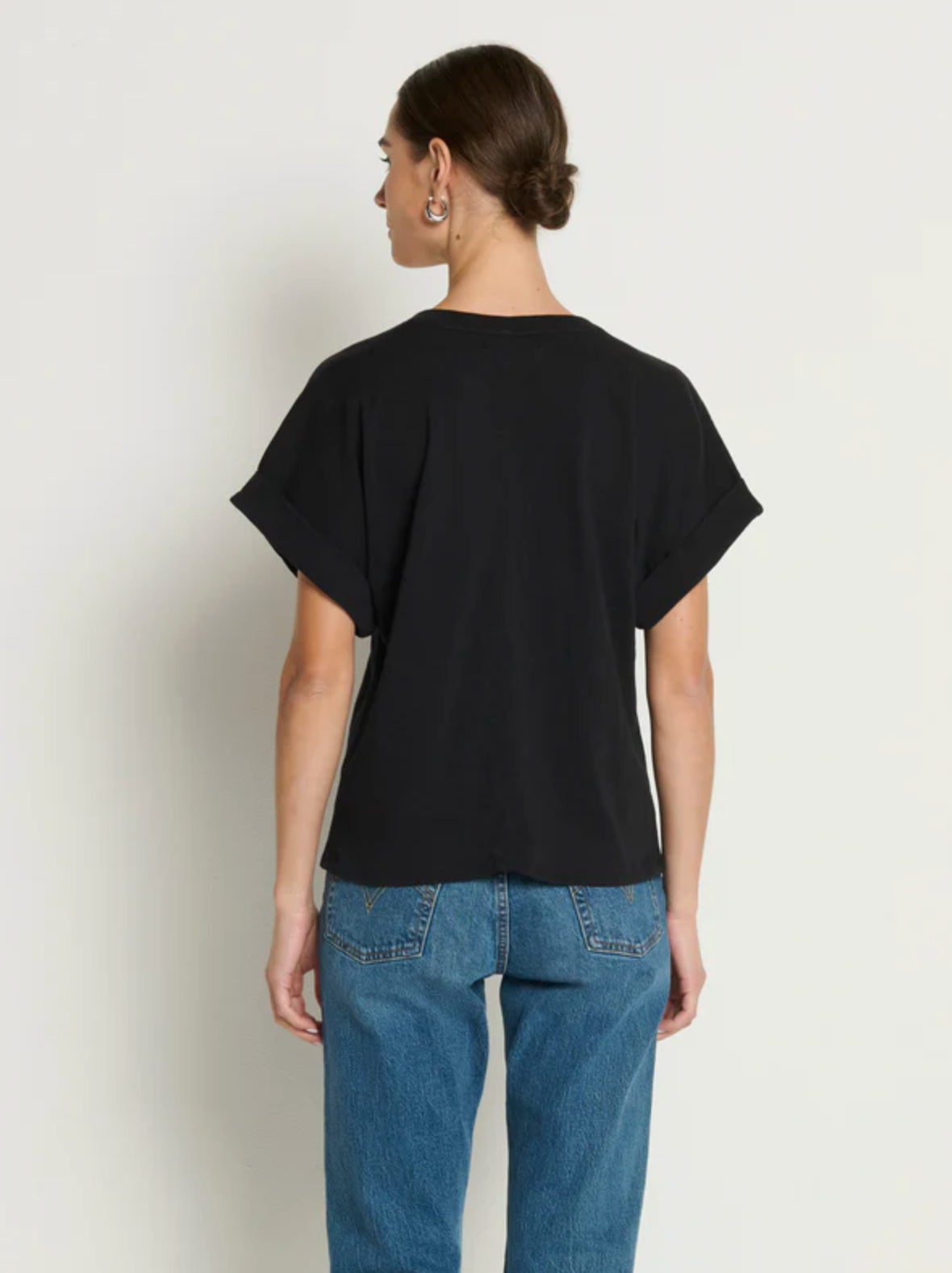 NATION LTD T-Shirt Stevie Cuffed V-Neck Top, Jet Black Soho-Boutique