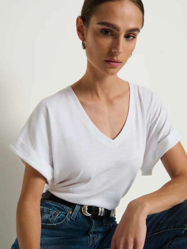 NATION LTD T-Shirt Stevie Cuffed V-Neck Top, White Soho-Boutique