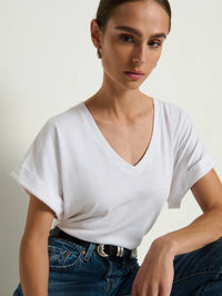 NATION LTD T-Shirt Stevie Cuffed V-Neck Top, White Soho-Boutique