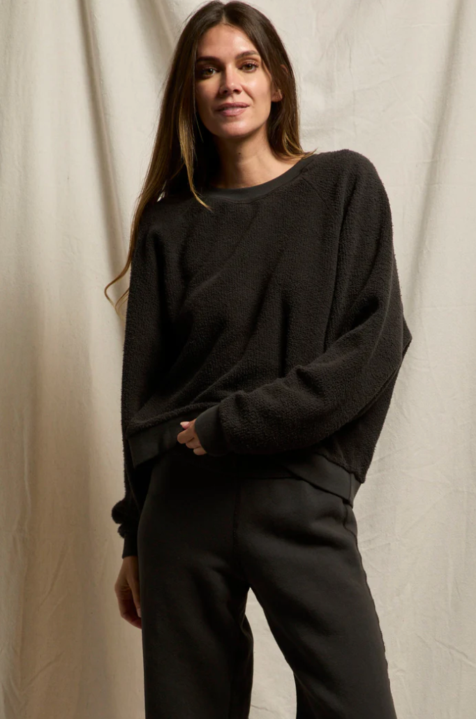 perfectwhitetee Sweatshirt Ziggy Fleece Oversized Sweatshirt, Vintage Black Soho-Boutique