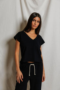perfectwhitetee T-Shirt Pearl V Neck Tee, True Black Soho-Boutique