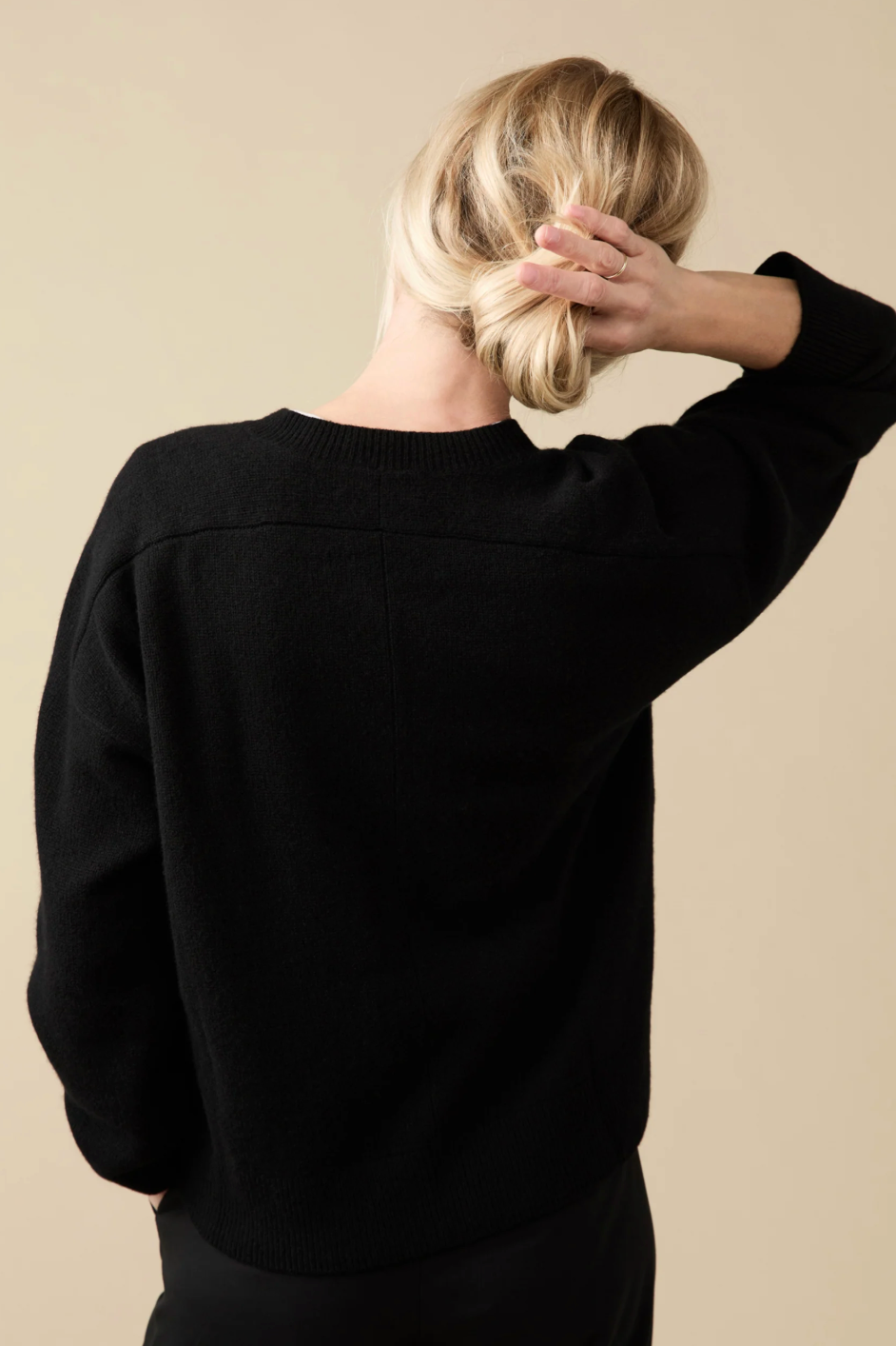 soldout.nyc Sweater The Cashmere Crew, Black Soho-Boutique